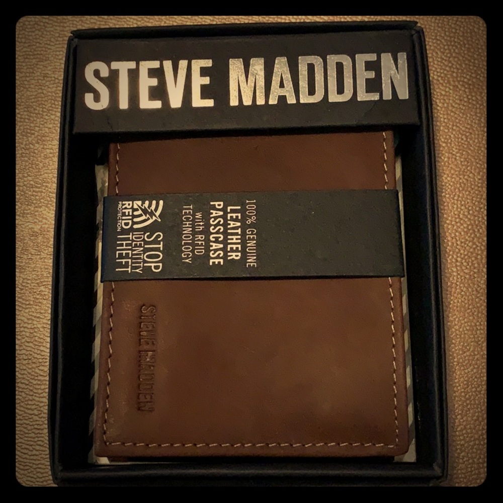 Men’s Steve Madden Leather Wallet (Brown)